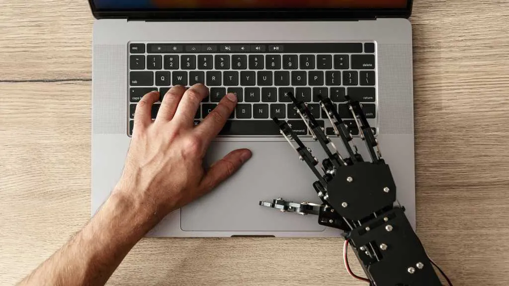 [Image: newsbot_9c3700e70a2e517567fed4fff7f00993...74424.webp]